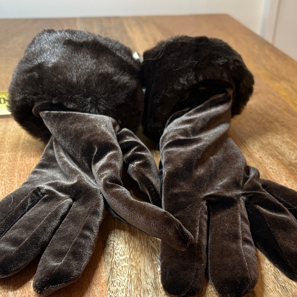 Unbranded Chocolate Brown Faux Fur Thinsulate Gloves NWT EST. Med (see measure)